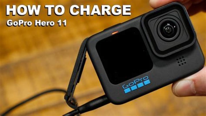 How do you turn off a GoPro hero 3?