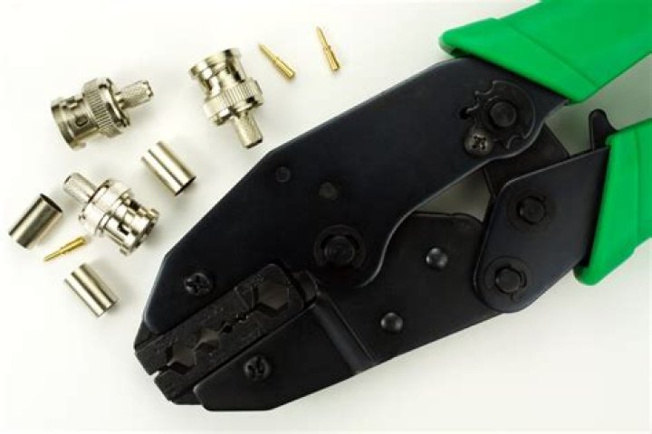 How do you use a plumbing crimping tool?