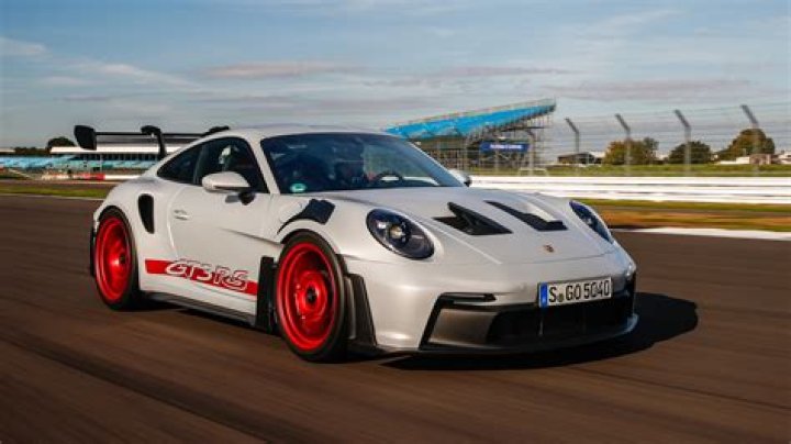 How fast can a Porsche 911 gt3 RS go?