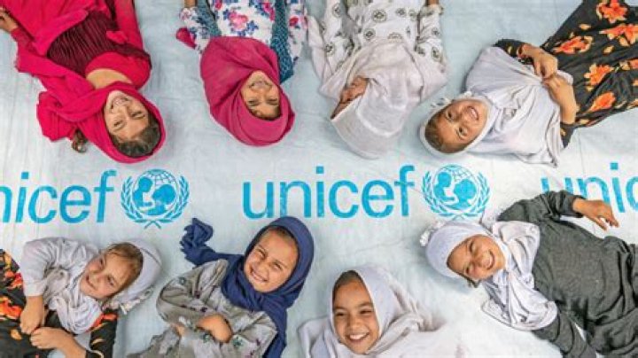 What countries do Unicef help?